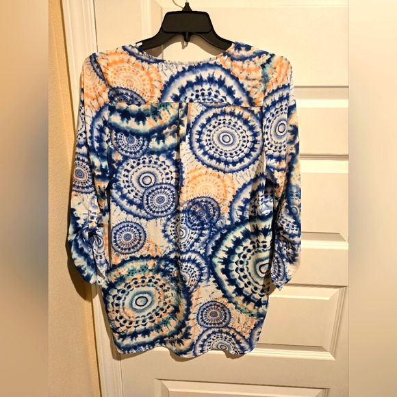 Ladies blouse - Picture 2 of 3